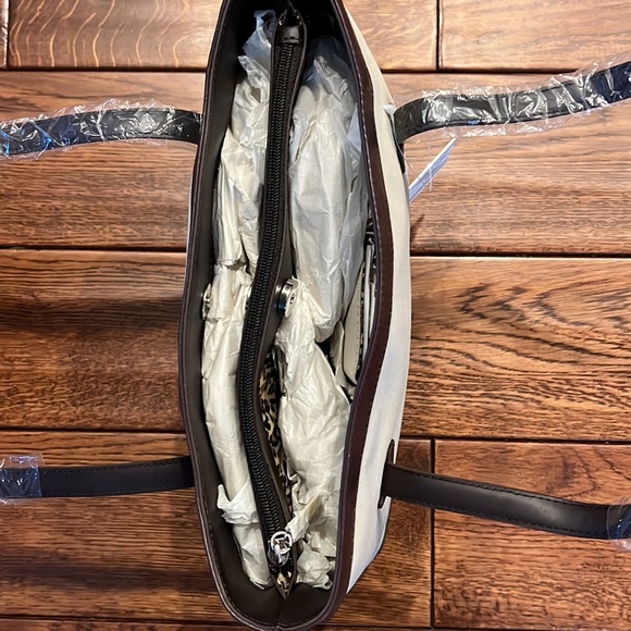 NWT Maxx New York Handbag - Picture 4 of 7